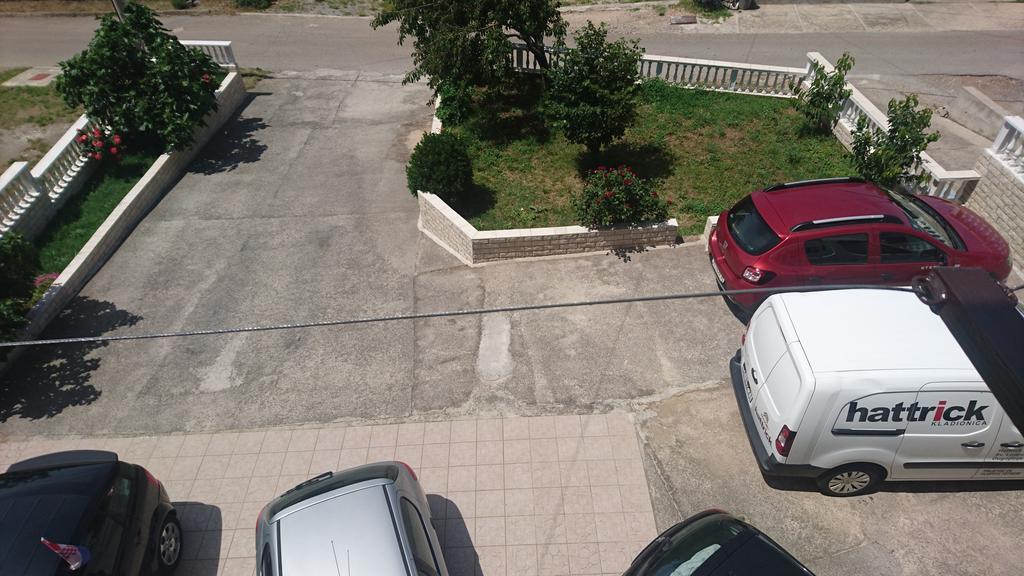 Apartment Leona Сен Екстериор снимка