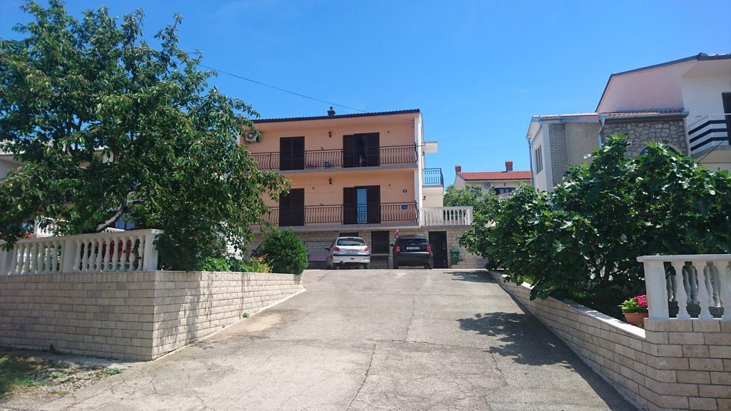 Apartment Leona Сен Екстериор снимка