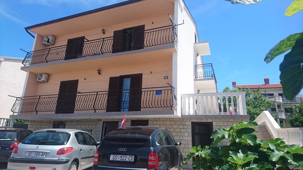 Apartment Leona Сен Екстериор снимка